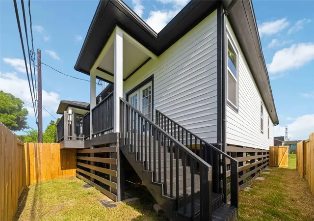 18th image of 5214 Rue St, Houston, TX 77033 | MLS# 30179592