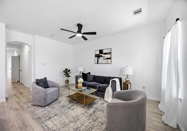4th image of 5214 Rue St, Houston, TX 77033 | MLS# 30179592