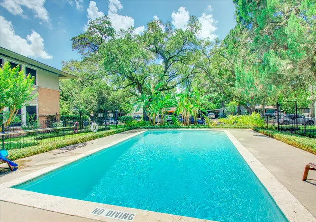 2nd image of 4020 Blue Bonnet Blvd, Houston, TX 77025