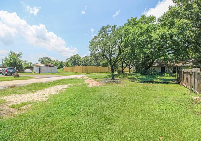 4th image of 1203 N Houston Ave, Livingston, TX 77351 | MLS# 83058688