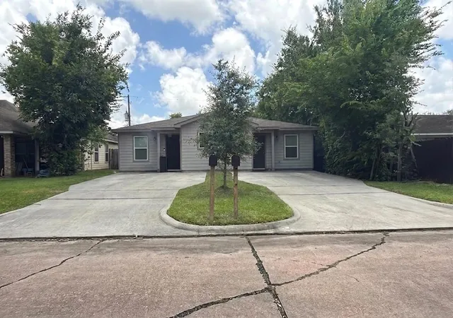 1st image of 5626 Simsdale St, Houston, TX 77033 | MLS# 21676219