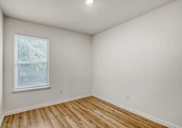 4th image of 5626 Simsdale St, Houston, TX 77033 | MLS# 21676219