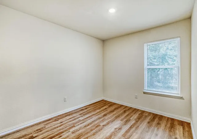 5th image of 5626 Simsdale St, Houston, TX 77033 | MLS# 21676219