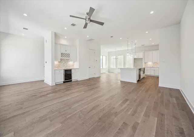 4th image of 1607 Roy St, Houston, TX 77007 | MLS# 91625132