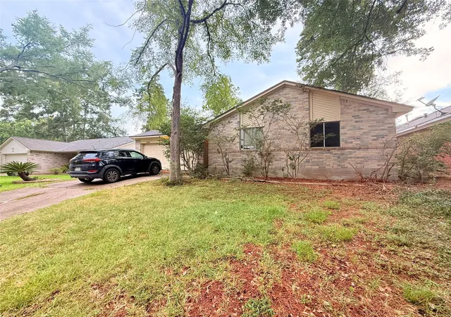 2nd image of 219 Hartford Dr, Conroe, TX 77303 | MLS# 42070788