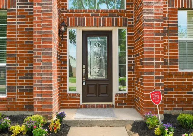 Photo 3 of Single family home for sale at 9111 Morningstar Dr, Sugar Land, TX 77479 | MLS# 98673372 | Listing updated on 2026-09-19