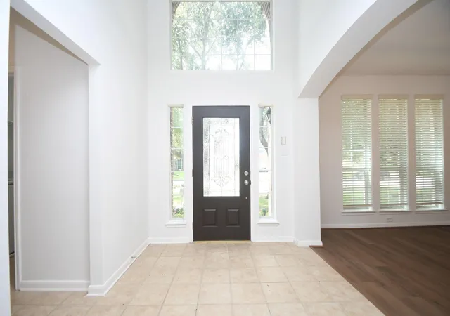Photo 4 of Single family home for sale at 9111 Morningstar Dr, Sugar Land, TX 77479 | MLS# 98673372 | Listing updated on 2026-09-19