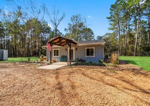 Photo 3 of Sale Pending at 7711 Boars Head Pl, Montgomery, TX 77316 | MLS# 92287540 | Listing updated on 2026-09-11