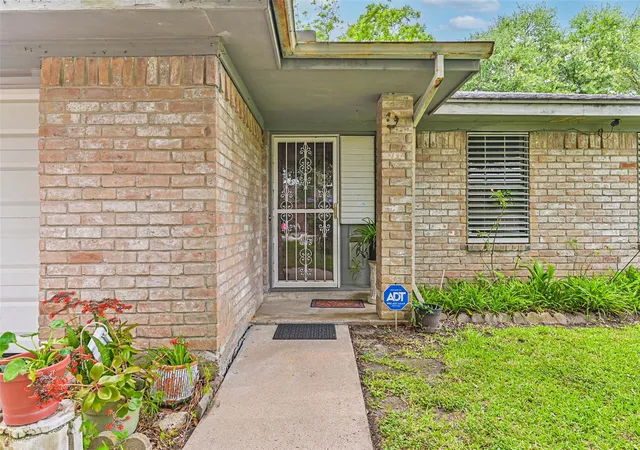 Homes for sale in La Marque, TX | 1426 Scott St, La Marque, TX 77568 | MLS# 71290265