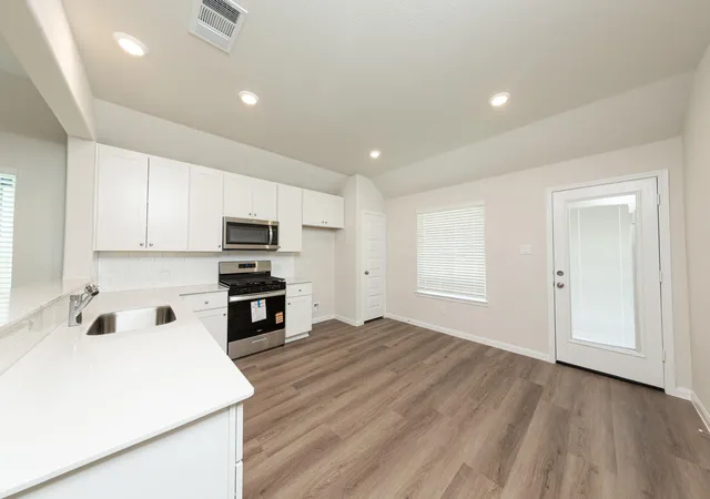 Photo 4 of Single family home for sale at 13618 Kit Run, Splendora, TX 77372 | MLS# 69436184 | Listing updated on 2026-10-14