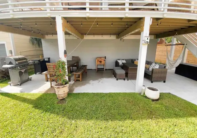 Listing Photo 4 - Condo for sale in building located at 4312th Ave Over 1/2, Galveston, TX 77550