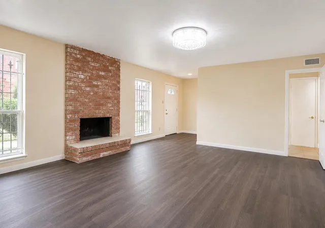 4th image of 3974 Belle Park Dr, Houston, TX 77072 | MLS# 76172886