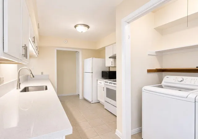 5th image of 3974 Belle Park Dr, Houston, TX 77072 | MLS# 76172886