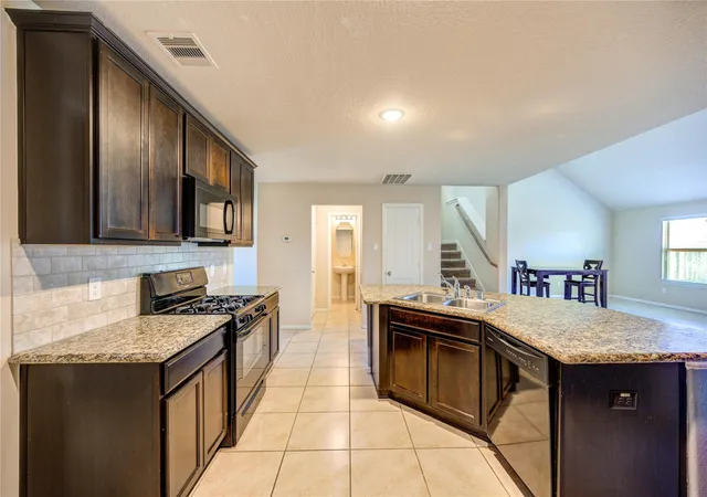 Photo 3 of Single family home for sale at 18006 Sonora Brk Ln, Richmond, TX 77407 | MLS# 75269637 | Listing updated on 2026-09-17