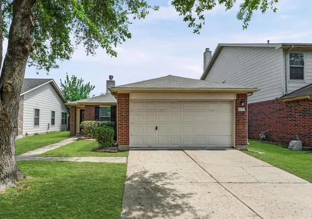 Photo 1 of Single family home for sale at 9231 Grove Hvn Dr, Houston, TX 77083 | MLS# 81744422 | Listing updated on 2026-09-20