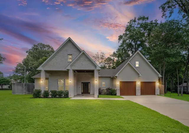 Photo 1 of Single family home for sale at 7 Pilot Point, Conroe, TX 77304 | MLS# 35283995 | Listing updated on 2026-09-19
