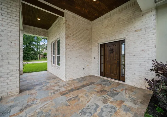 Photo 3 of Single family home for sale at 7 Pilot Point, Conroe, TX 77304 | MLS# 35283995 | Listing updated on 2026-09-19