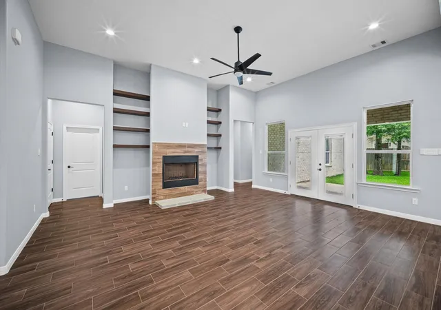 Photo 4 of Single family home for sale at 7 Pilot Point, Conroe, TX 77304 | MLS# 35283995 | Listing updated on 2026-09-19