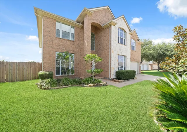 3rd image of 8 Terra Bella, Manvel, TX 77578 | MLS# 28845757