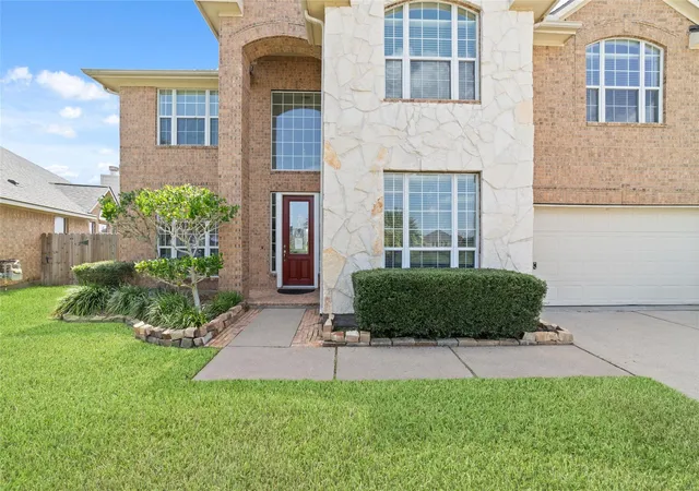 5th image of 8 Terra Bella, Manvel, TX 77578 | MLS# 28845757