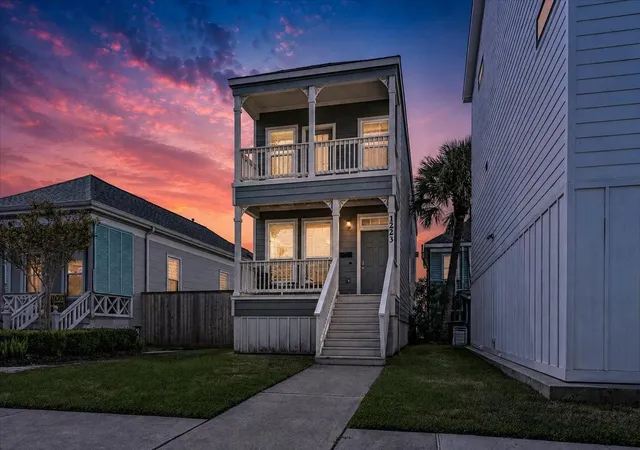 Photo 1 of Single family home for sale at 1223 Ave M, Galveston, TX 77550 | MLS# 65472539 | Listing updated on 2026-09-01
