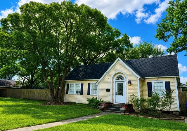 Photo 1 of Single family home for sale at 217 13th Avenue N, Texas City, TX 77590 | MLS# 4923101 | Listing updated on 2026-09-17