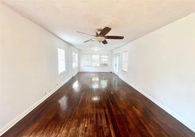 Photo 3 of Single family home for sale at 217 13th Avenue N, Texas City, TX 77590 | MLS# 4923101 | Listing updated on 2026-09-17