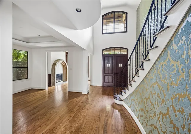 3rd image of 2246 Branard St, Houston, TX 77098 | MLS# 3728652