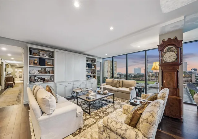 2nd image of 3433 Westheimer Rd #706, Houston, TX 77027 | MLS# 38138998