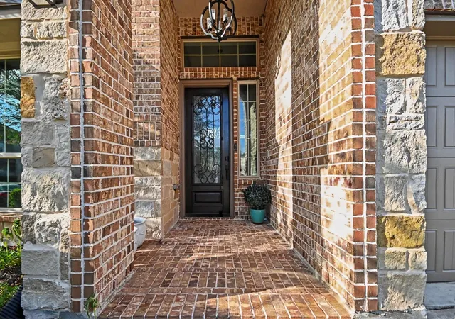 Photo 3 of Single family home for sale at 9711 Iberia Way, Missouri City, TX 77459 | MLS# 76350072 | Listing updated on 2026-10-07