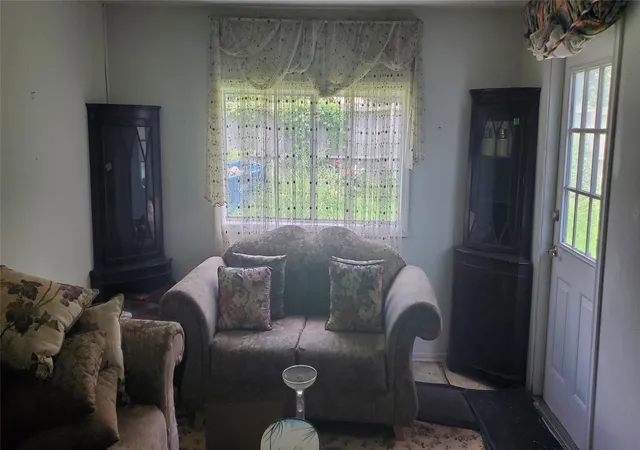Photo 4 of Single family home for sale at 7131 Camino Verde Dr, Houston, TX 77083 | MLS# 85717860 | Listing updated on 2026-06-24