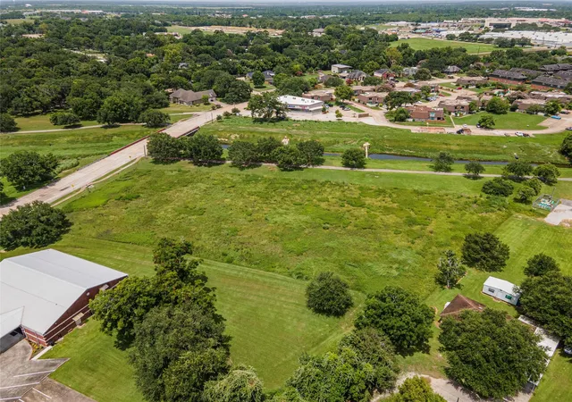 1st image of 650 E Adoue St, Alvin, TX 77511 | MLS# 59202269