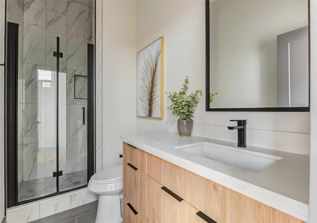 4th image of 4803 Paula St, Houston, TX 77033