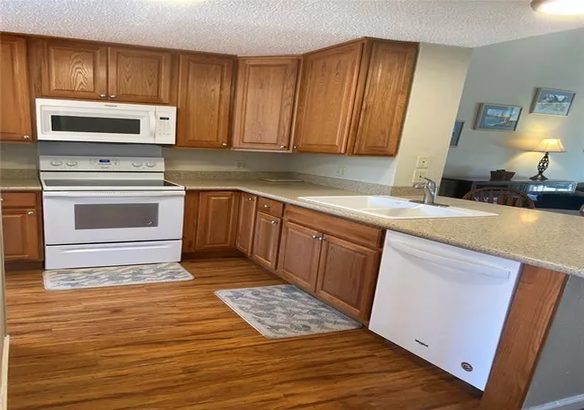 Photo 3 of Condo for sale at 8435 Sands Point Dr, Houston, TX 77036 | MLS# 92613655 | Listing updated on 2026-01-17