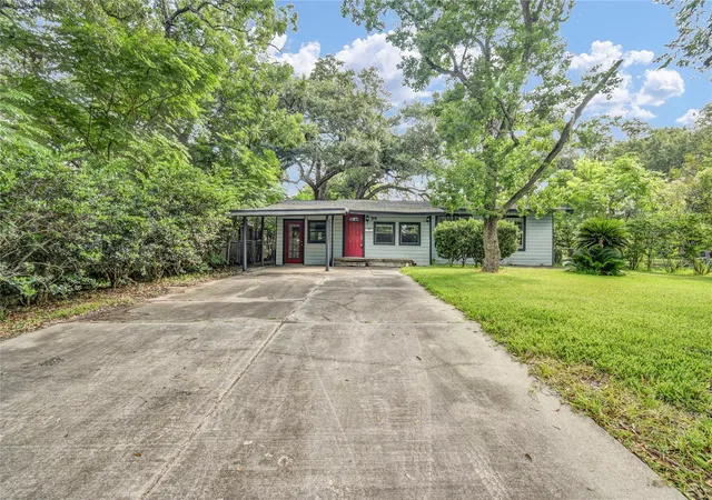 20th image of 519 Magnolia Street, Lake Jackson, TX 77566 | MLS# 82110203