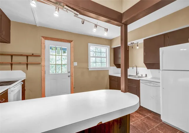 5th image of 519 Magnolia Street, Lake Jackson, TX 77566 | MLS# 82110203