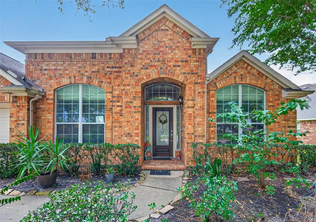 Photo 2 of Single family home for sale at 10422 Pavonia Dr, Houston, TX 77095 | MLS# 57406840 | Listing updated on 2026-08-25