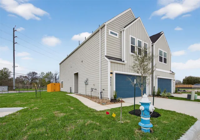 3rd image of 9128 Highland Northern Wy, Houston, TX 77088 | MLS# 97923552