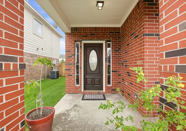 Photo 3 of Single family home for sale at 2438 Gwenfair Dr, Spring, TX 77373 | MLS# 46240508 | Listing updated on 2026-07-01