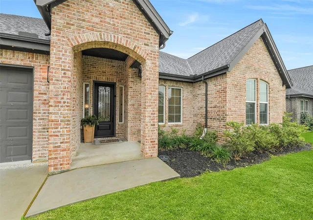 1st image of 10015 Goliad Dr, Baytown, TX 77523 | MLS# 11059302