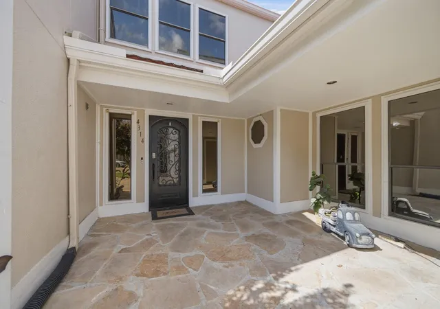Photo 2 of Single family home for sale at 4314 Argentina Cir, Pasadena, TX 77504 | MLS# 4338900 | Listing updated on 2026-09-19