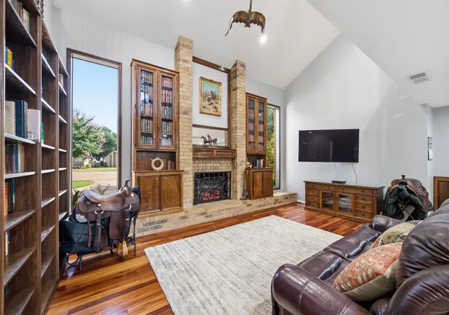 Photo 3 of Single family home for sale at 4314 Argentina Cir, Pasadena, TX 77504 | MLS# 4338900 | Listing updated on 2026-09-19