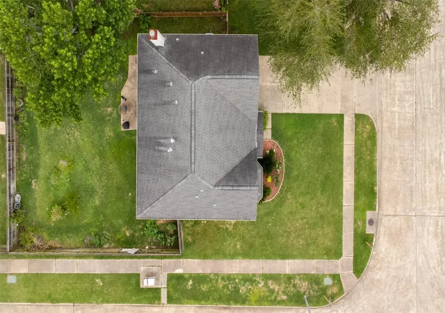 37th image of 303 Welford Ln, Highlands, TX 77562 | MLS# 12505302