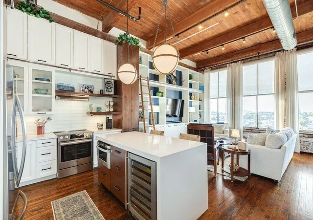 Homes for sale in Galveston, TX | 2400 Mechanic St #402, Galveston, TX 77550 | MLS# 89007774