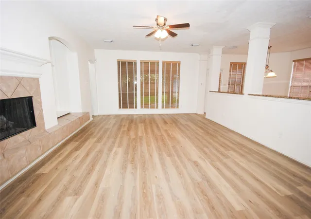 2nd image of 310 Watercrest Harbor Ln, League City, TX 77573 | MLS# 29157516