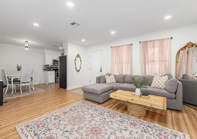 Photo 1 of Single family home for sale at 401 Linn St, Huntington, TX 75949 | MLS# 65627795 | Listing updated on 2026-07-28