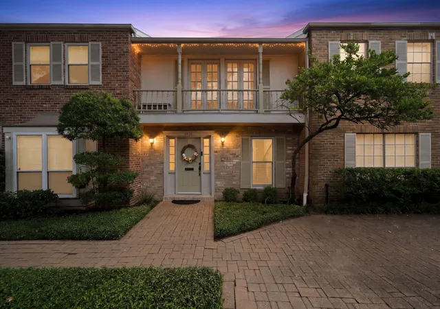 Photo 1 of Sale Pending at 6435 Burgoyne Rd #20, Houston, TX 77057 | MLS# 51855514 | Listing updated on 2026-09-15