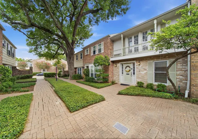 Photo 2 of Sale Pending at 6435 Burgoyne Rd #20, Houston, TX 77057 | MLS# 51855514 | Listing updated on 2026-09-15