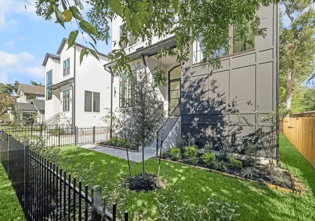 21st image of 613 Wendel St, Houston, TX 77009 | MLS# 6296220
