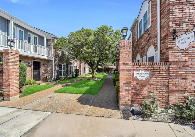 2nd image of 2420 Tarrytown Mall #32, Houston, TX 77057 | MLS# 44973151